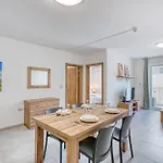 Apartment New & Modern 2br In *