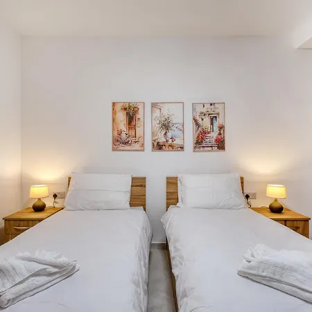New & Modern 2br In