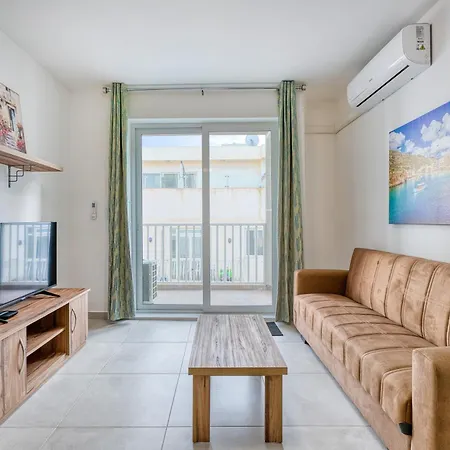 Apartment New & Modern 2br In *