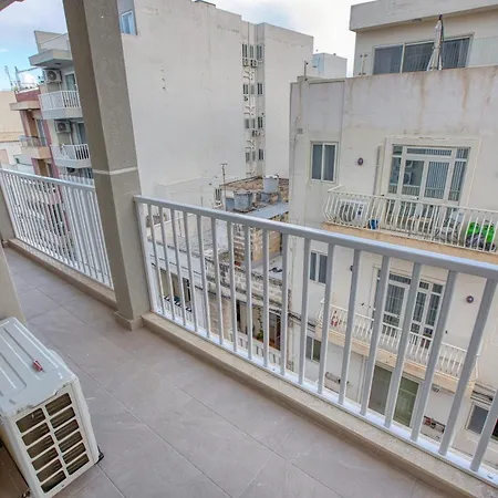 New & Modern 2br In