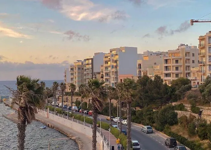 New & Modern 2br In アパート *